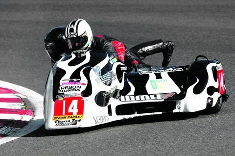 READY FOR ACTION: Wayne Lockey, of Moreton-in-Marsh, is looking forward to a busy season ahead. Anyone interested in sponsoring his team can call Lynda Lockey on 07710-542187 or Wayne Lockey on 07973-273637. Picture: RACING LINE PHOTOGRAPHY.