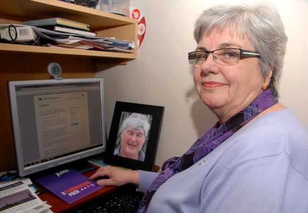 Tewkesbury Admag: 1114542401 Paul Jackson 11.03.14 Evesham Sandra Francis is hoping people sign an e-petition for more funding towards research into pancreatic cancer. Her husband Pete died from the disease.. (4534784) Tewkesbury Admag: 1114542401 Paul Jackson 11.03.14 Evesham Sandra Francis is hoping people sign an e-petition for more funding towards research into pancreatic cancer. Her husband Pete died from the disease.. (4534784)